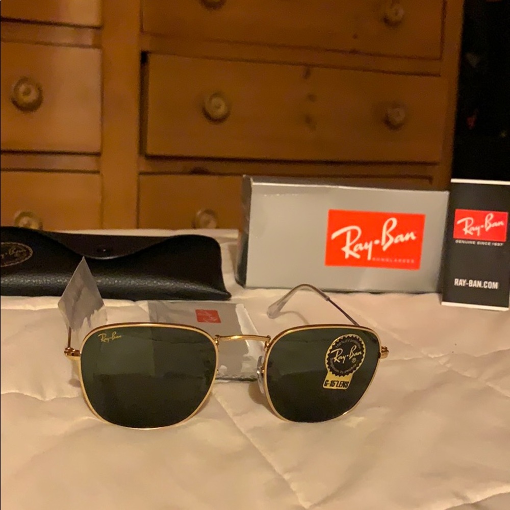 RAY-BAN FRANK LEGEND GOLD FRAME GREEN LENS